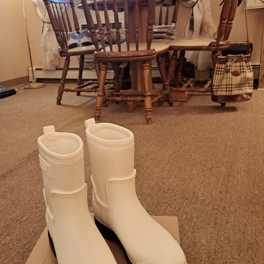 UGG® Women's  Droplet Mid Insulated All Weather Waterproof Boots in White Size